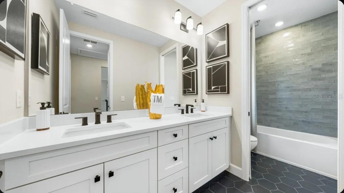 11164 MANOR HOUSE LN