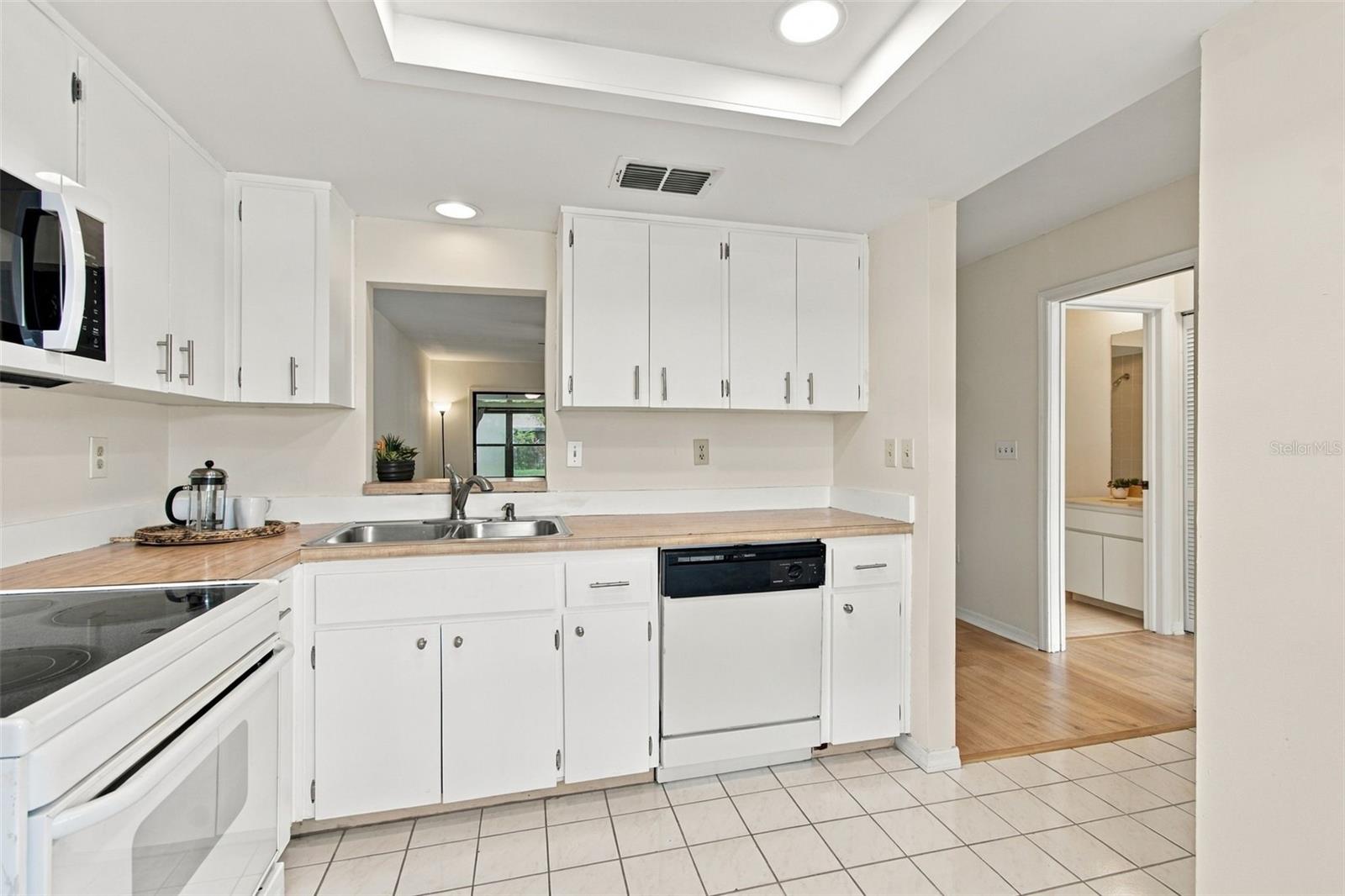 7610 OAKMONT LN