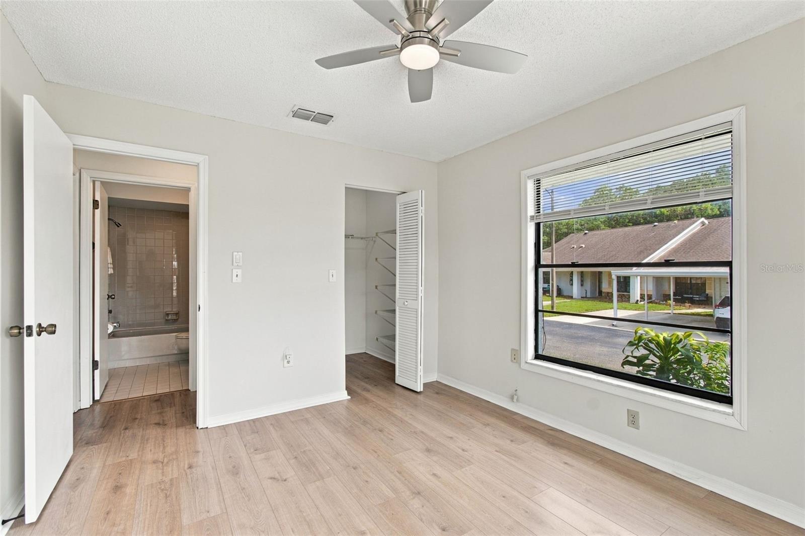 7610 OAKMONT LN