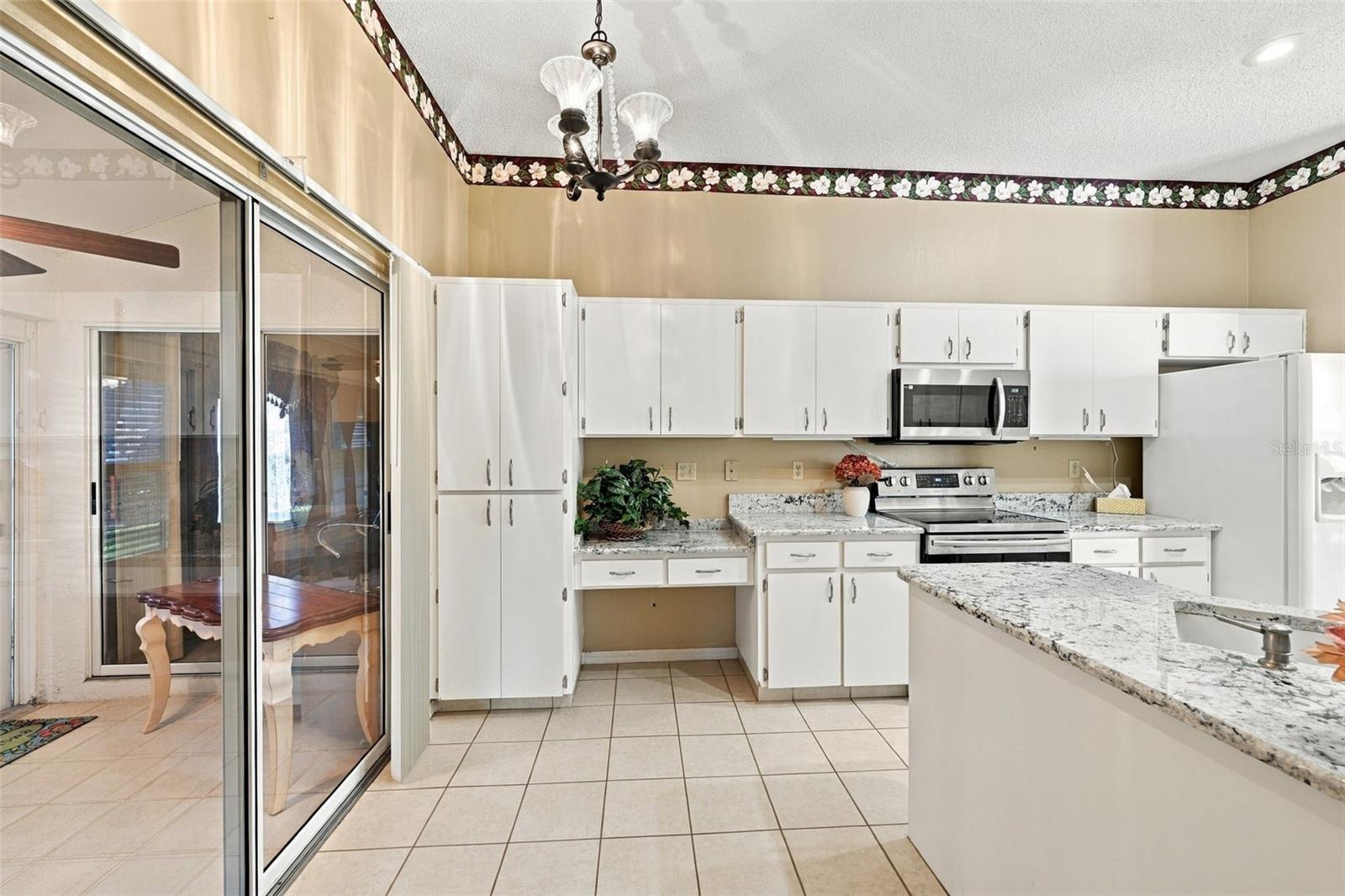 602 MASTERPIECE DR #198