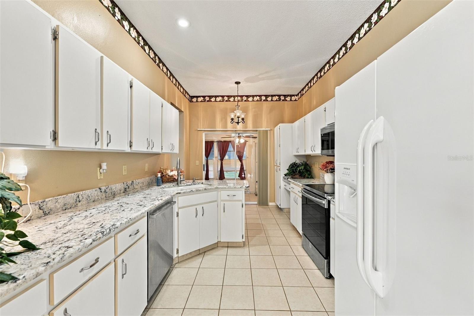 602 MASTERPIECE DR #198