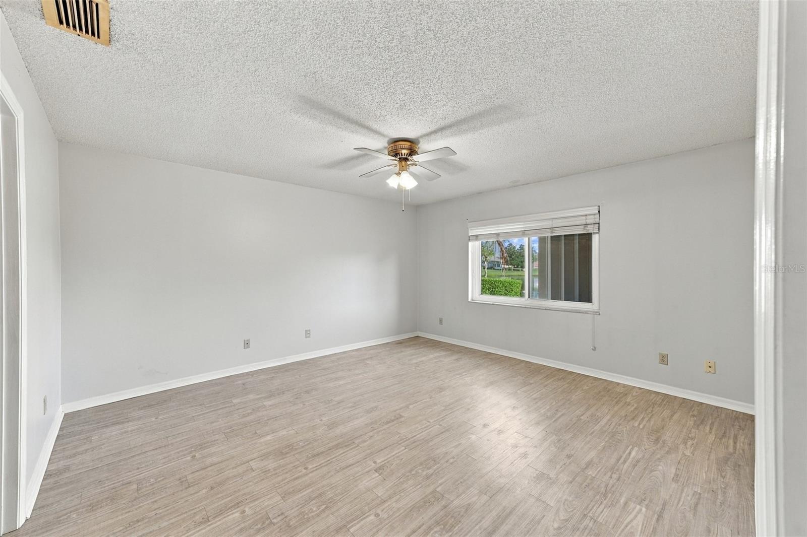 1405 LANGLEY DR