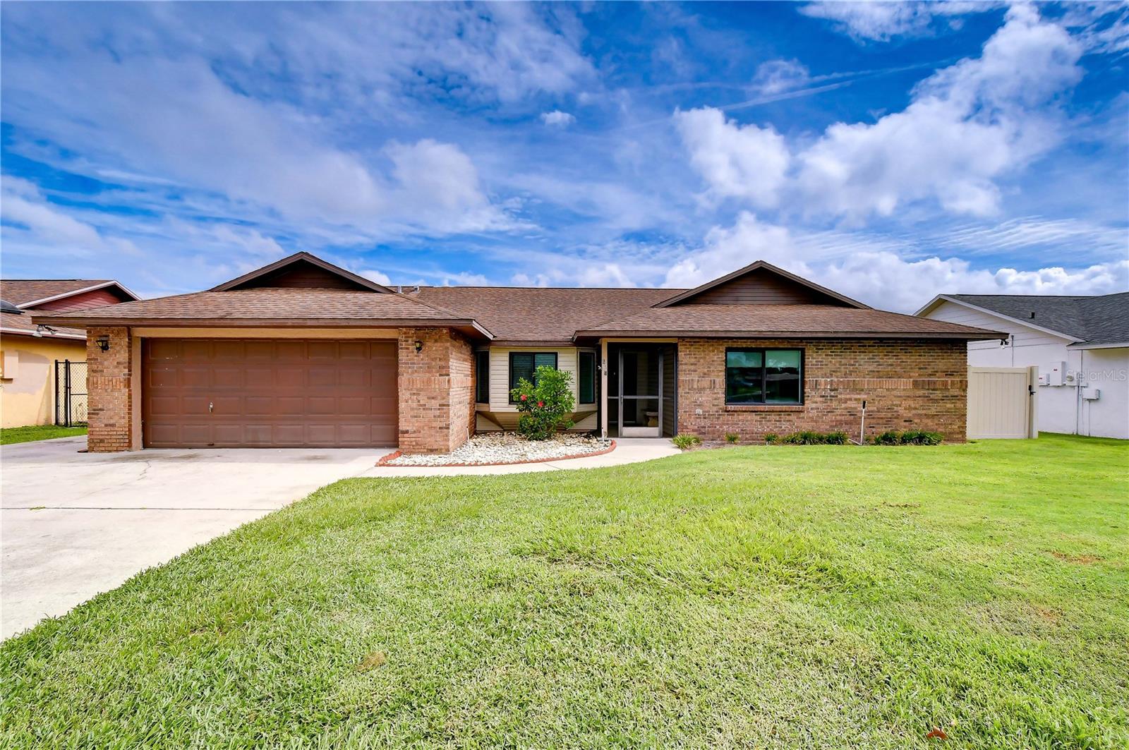 659 Timber Pond Dr, Brandon