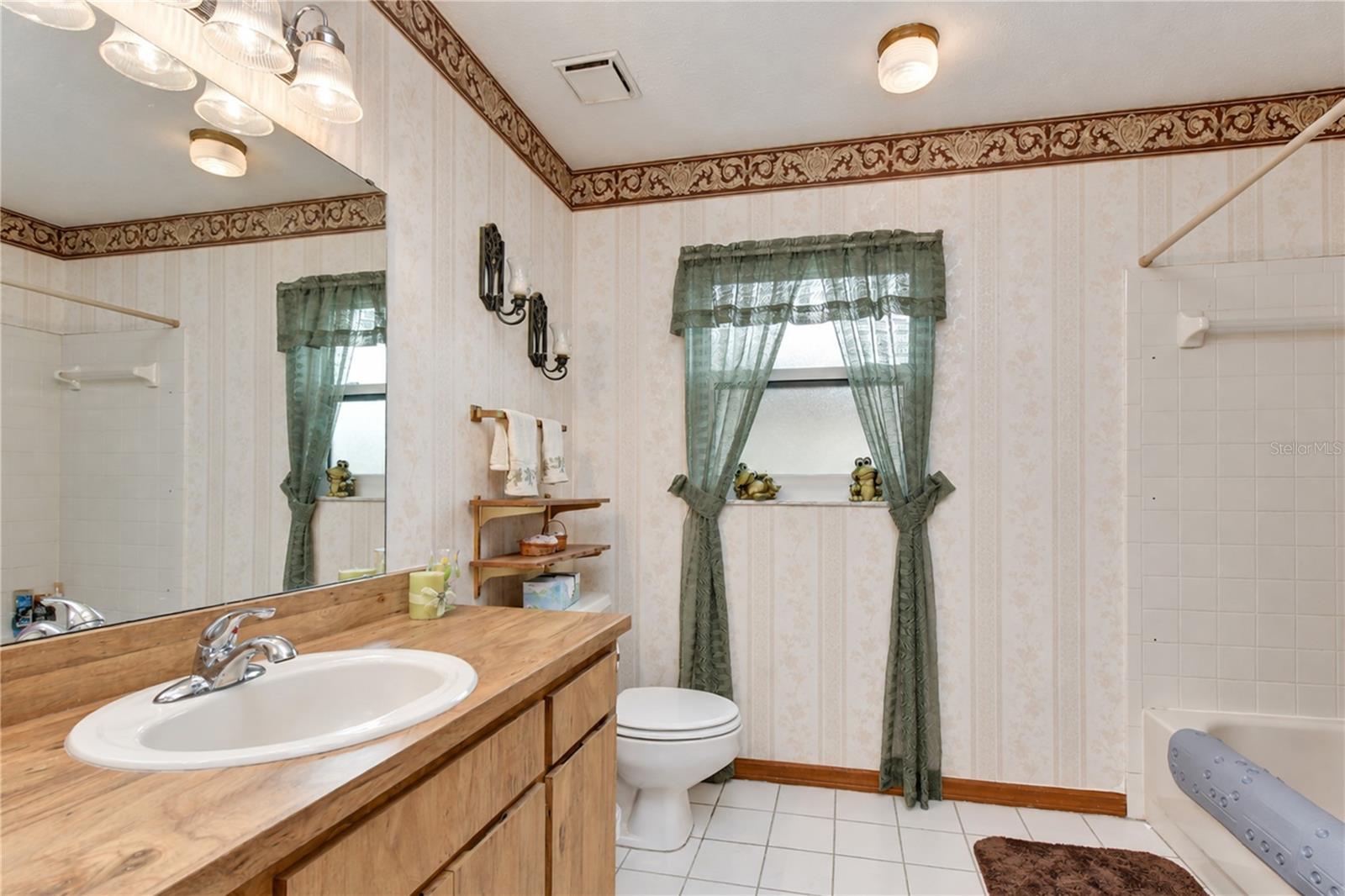 659 TIMBER POND DR
