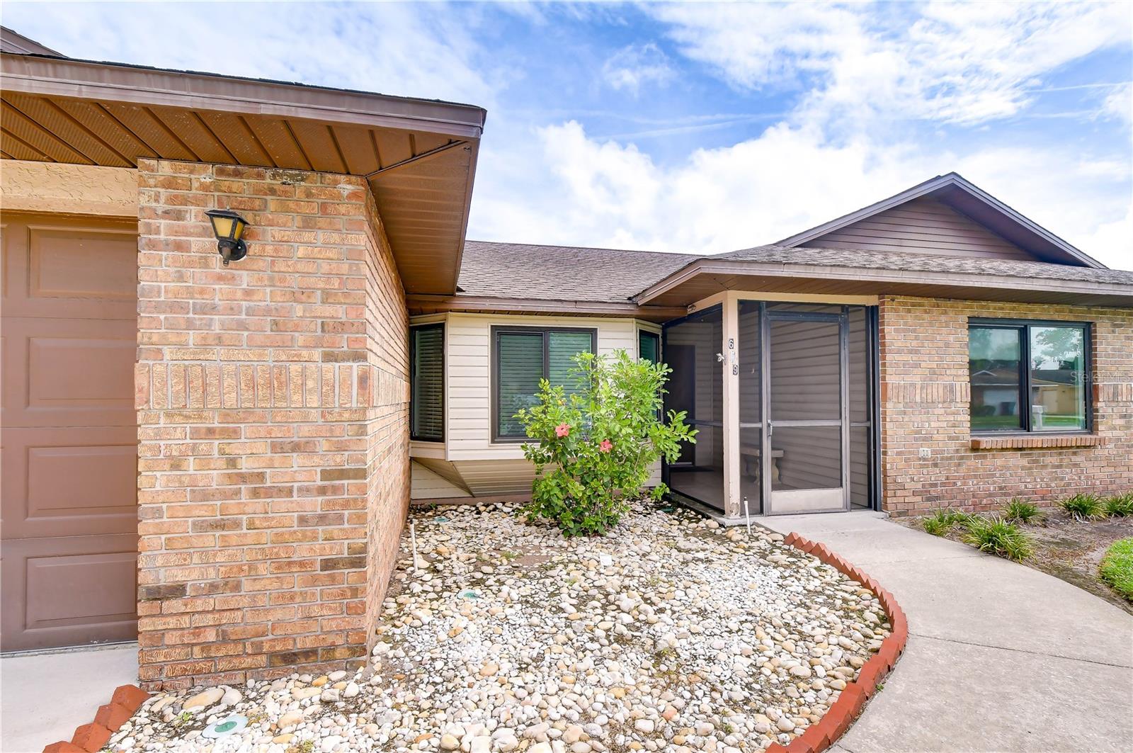 659 TIMBER POND DR