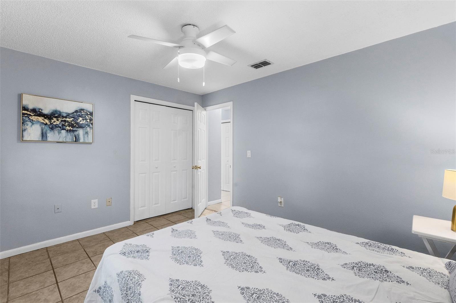1825 E ESKIMO AVE