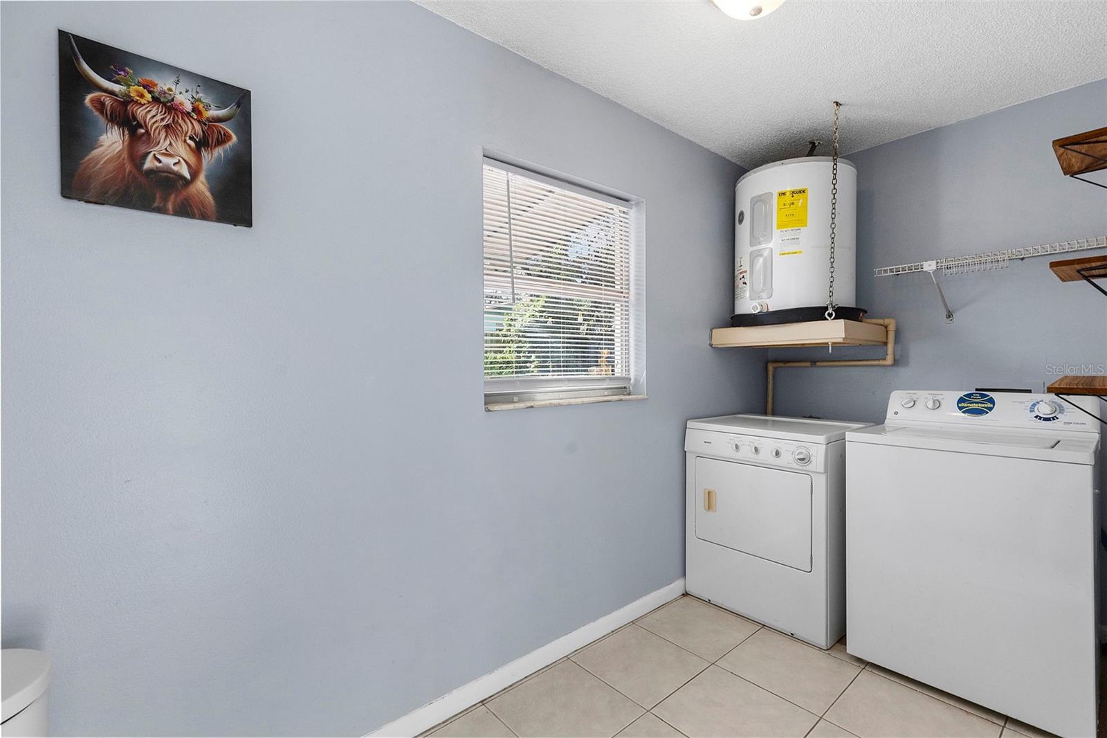 1825 E ESKIMO AVE