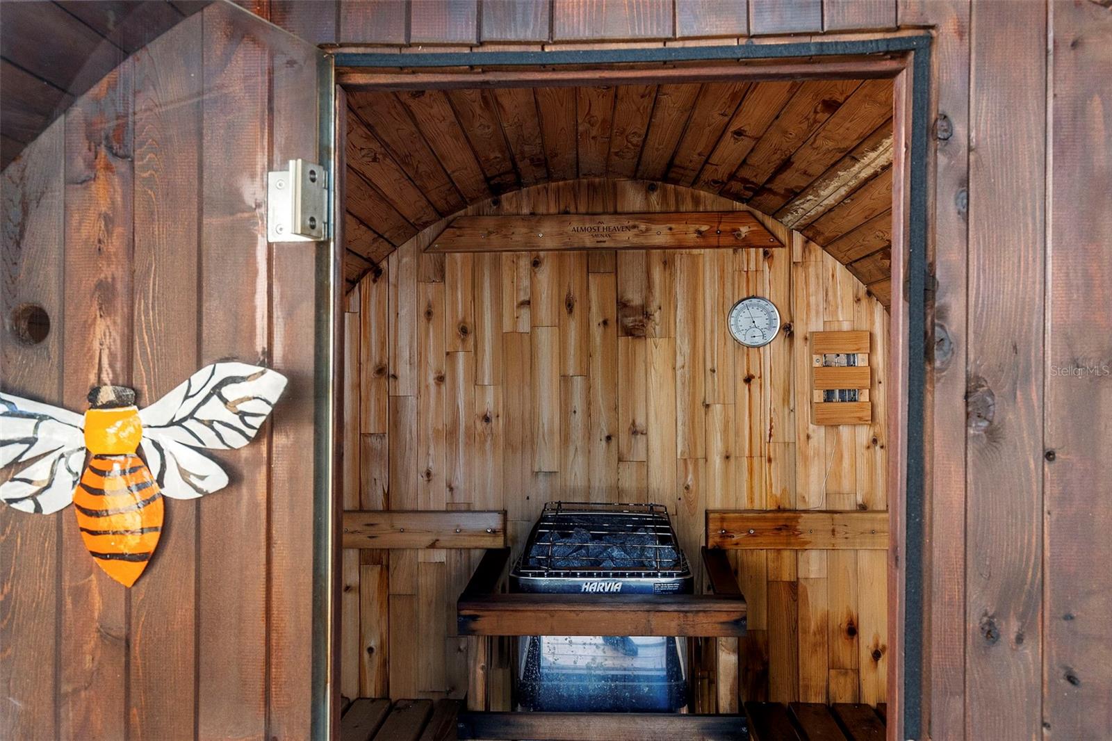 1825 E ESKIMO AVE