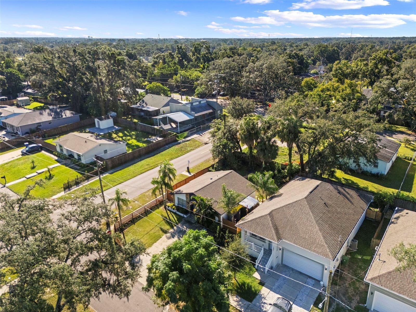 1825 E ESKIMO AVE