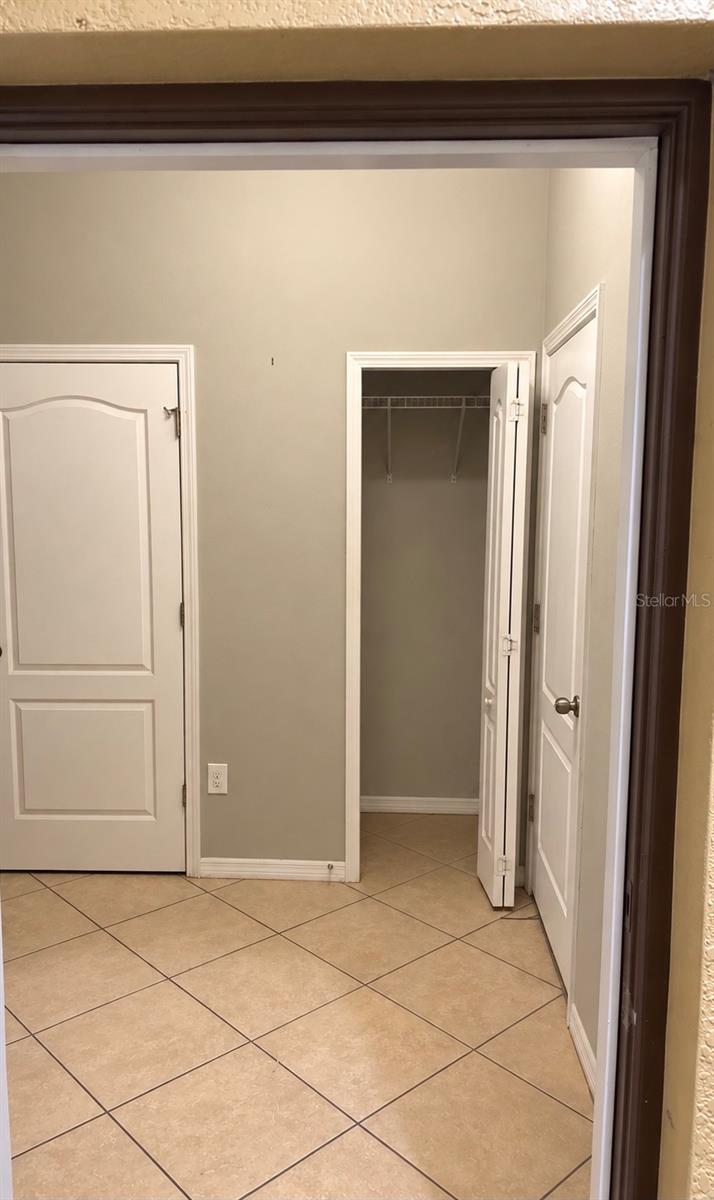 9412 TRUMPET VINE LOOP