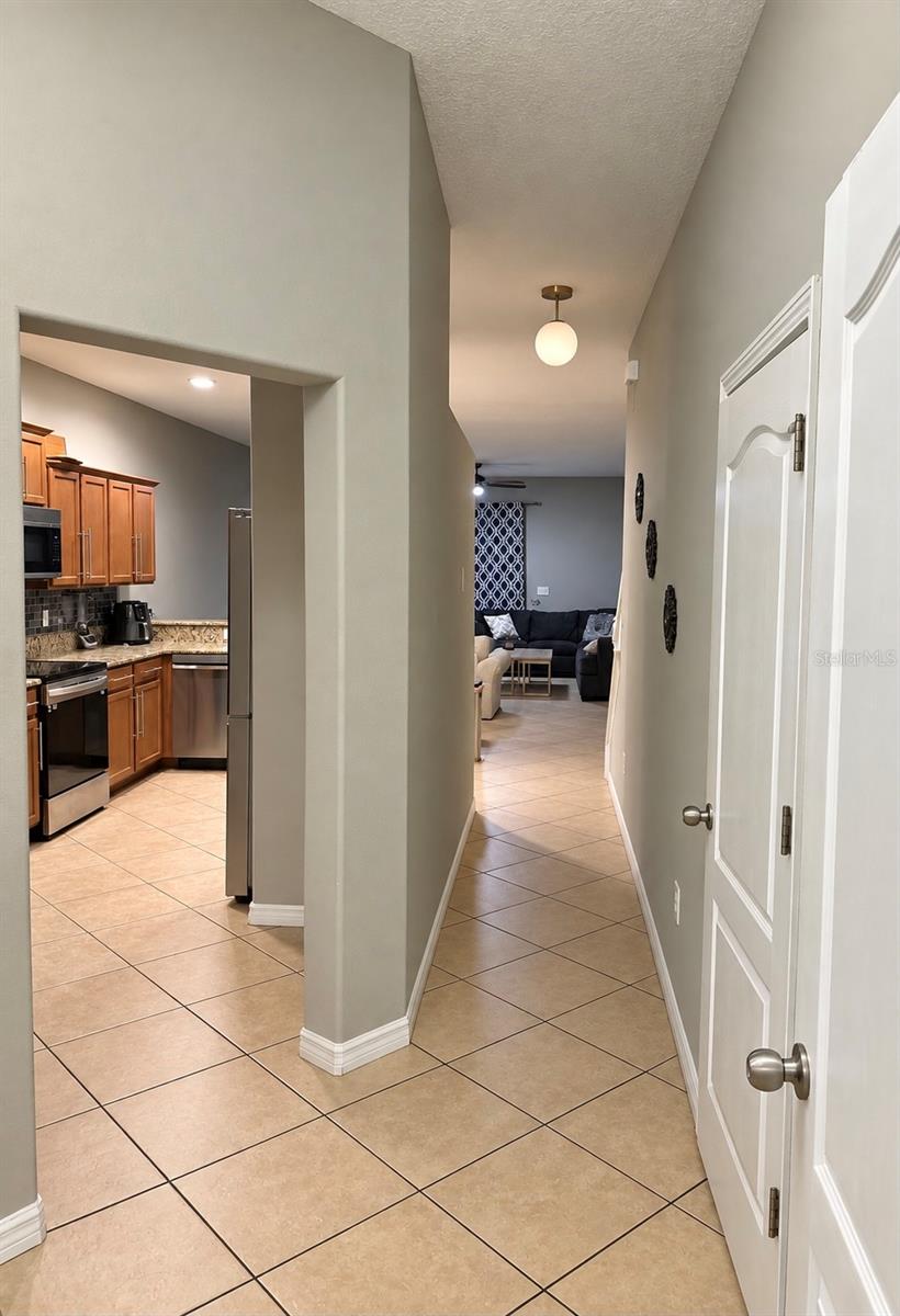 9412 TRUMPET VINE LOOP