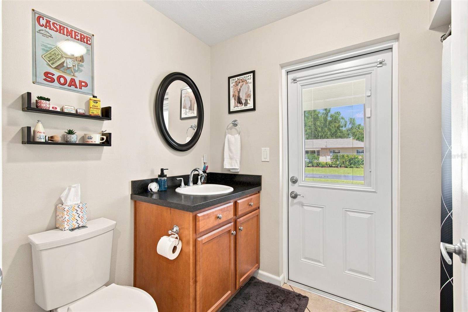 610 HITCHING POST DR