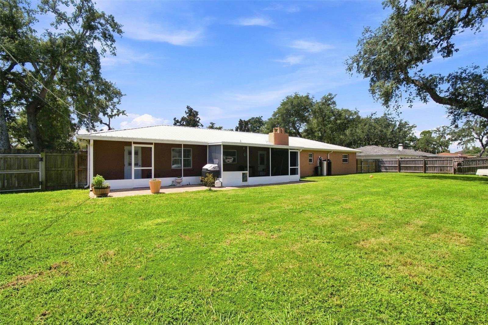 610 HITCHING POST DR