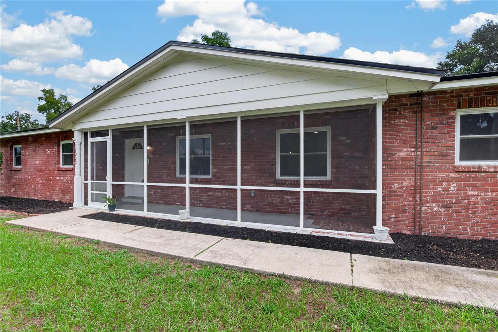 1905 BRYAN RD