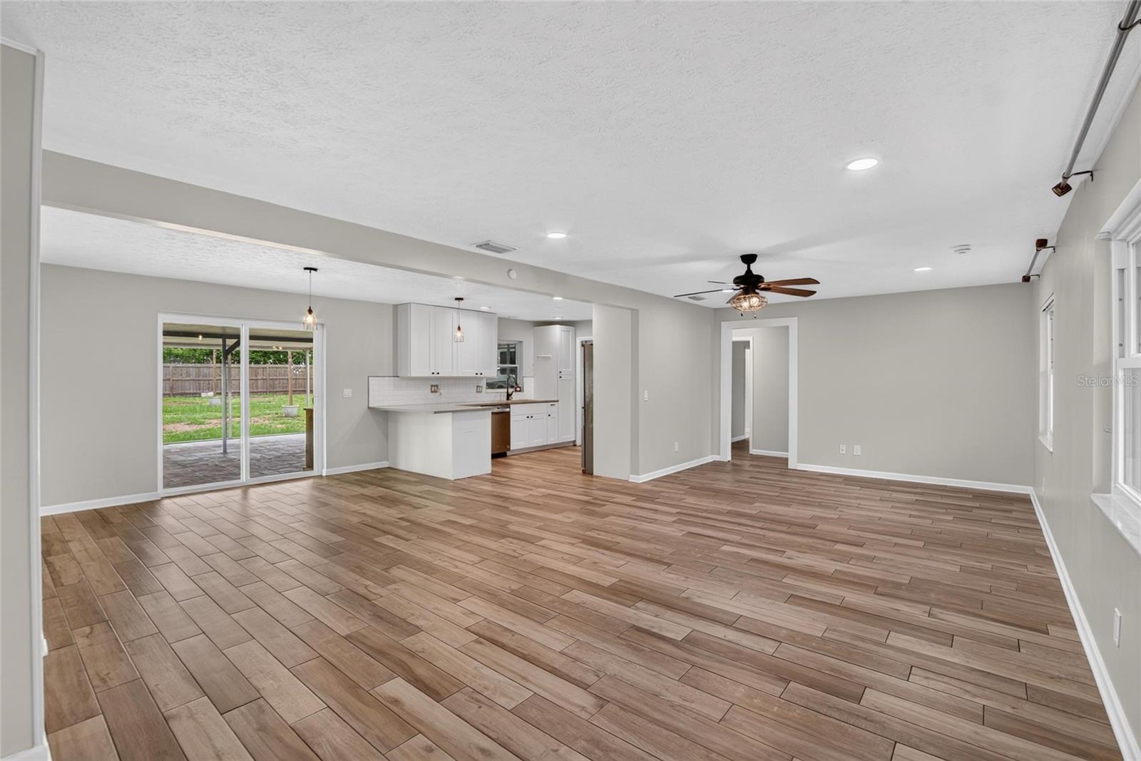 1905 BRYAN RD