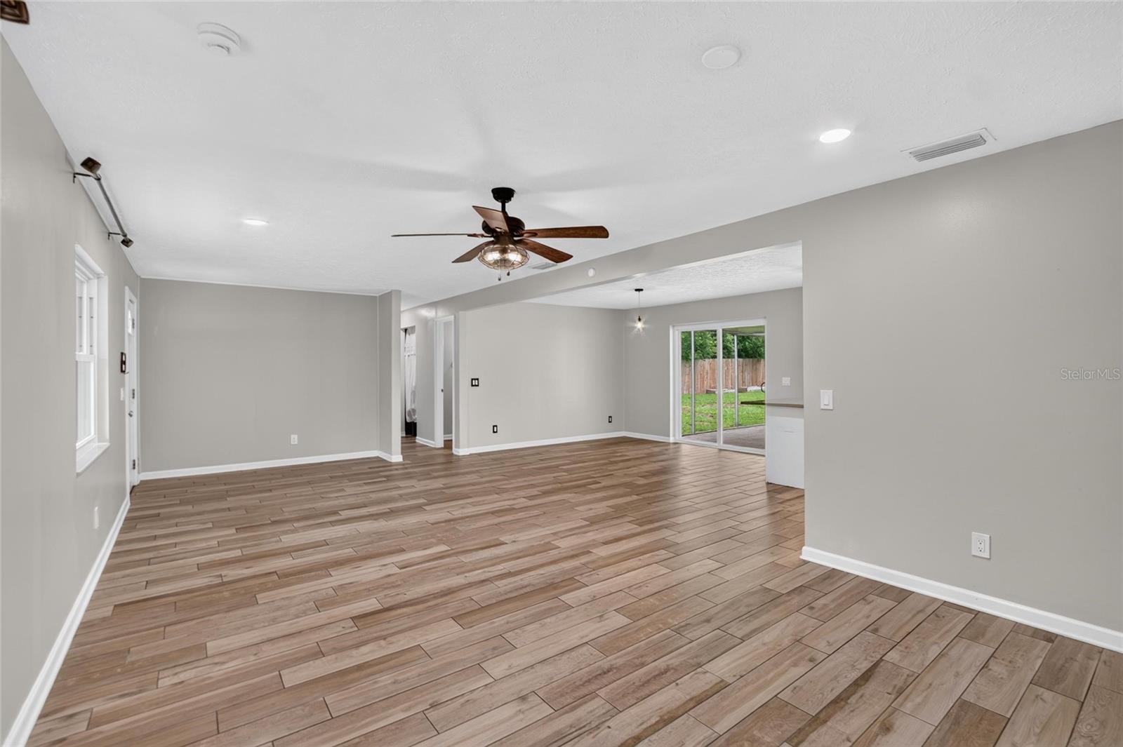 1905 BRYAN RD