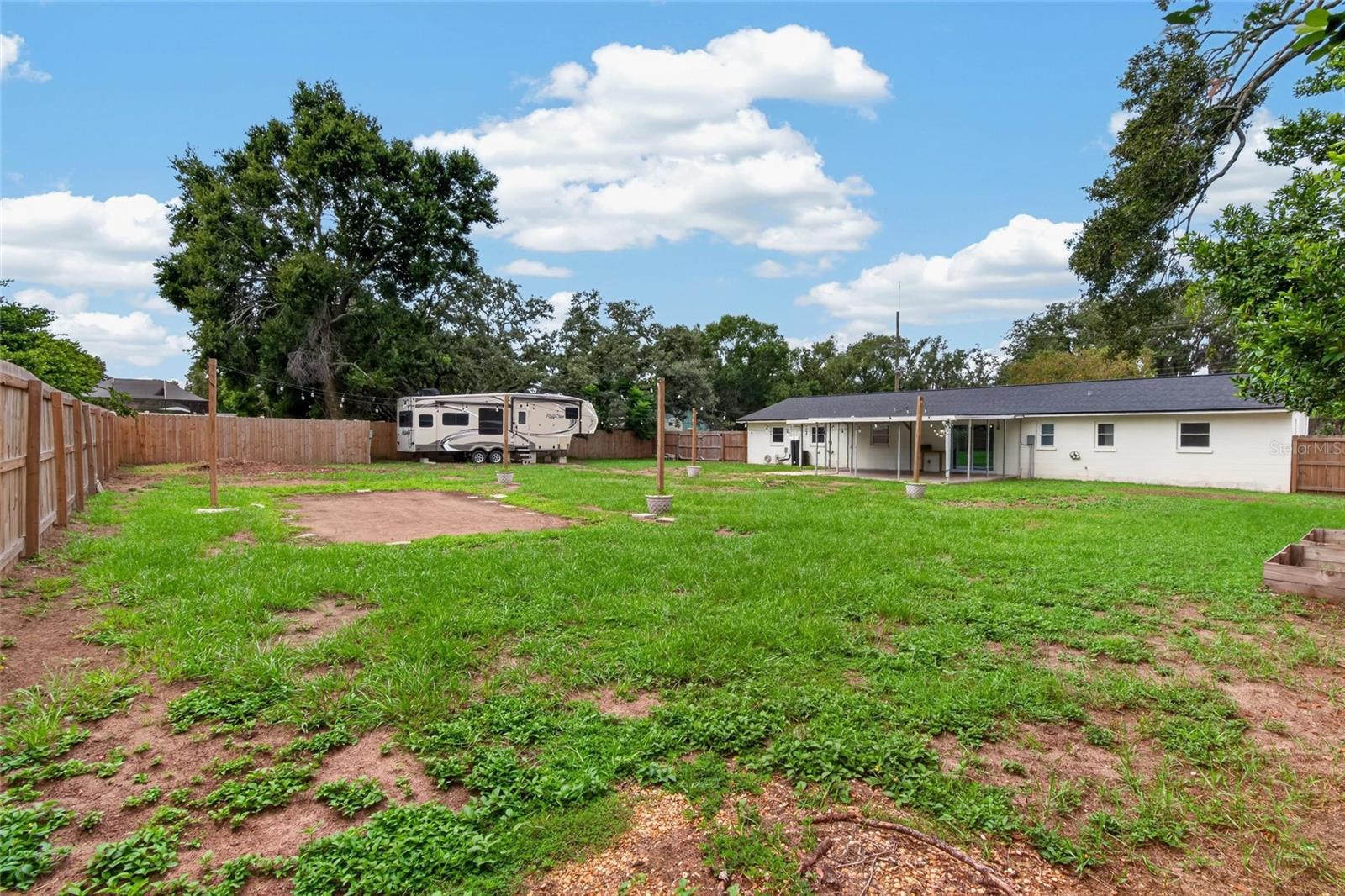 1905 BRYAN RD