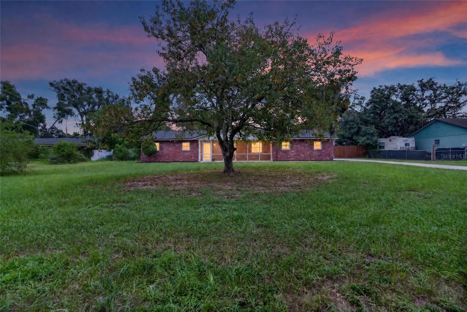 1905 BRYAN RD