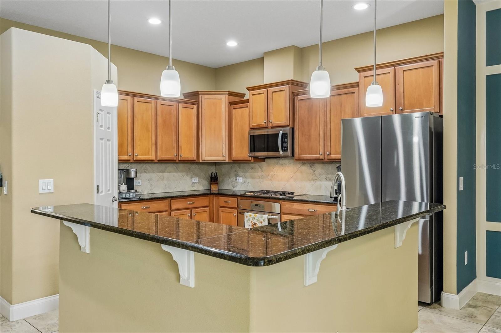 2812 DEVONOAK BLVD
