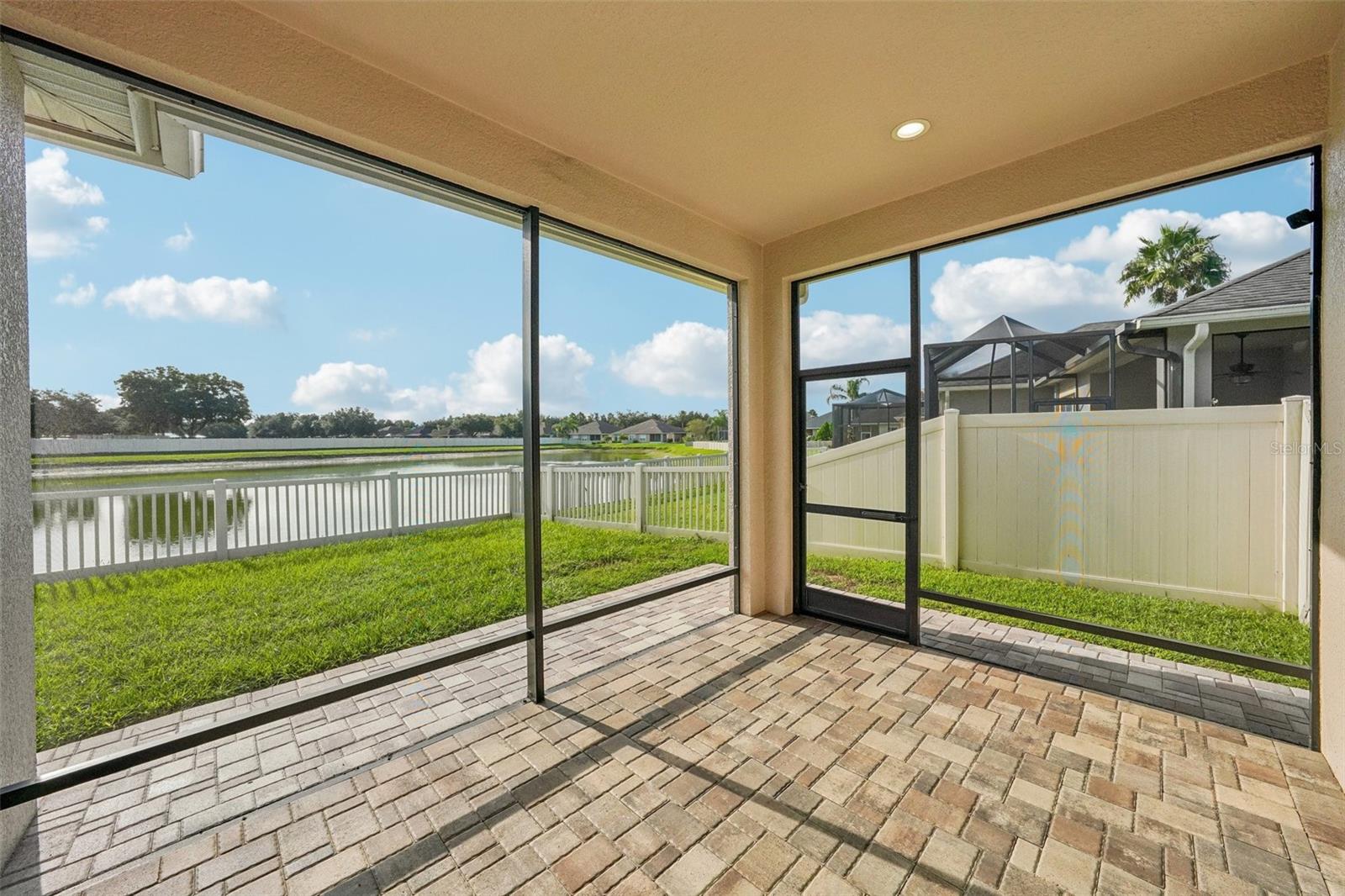 2812 DEVONOAK BLVD