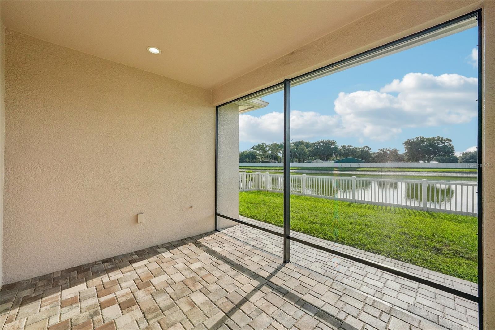 2812 DEVONOAK BLVD