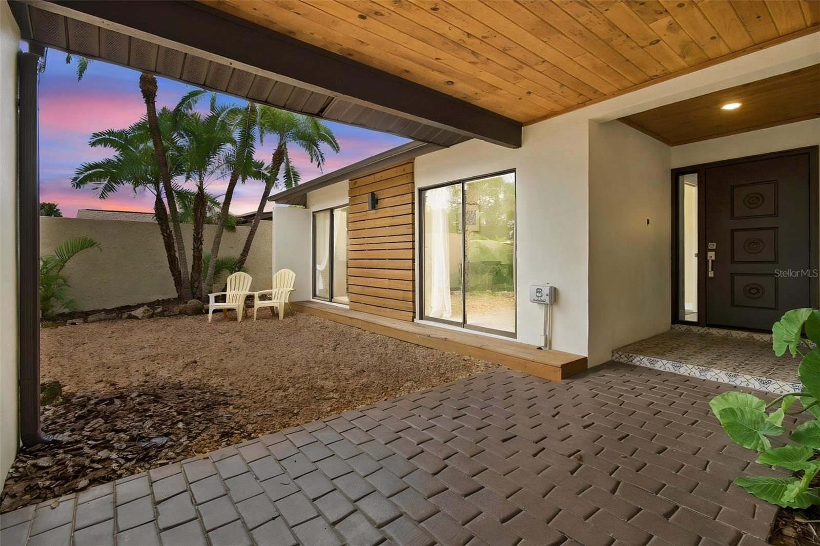 5005 PALOMA DR