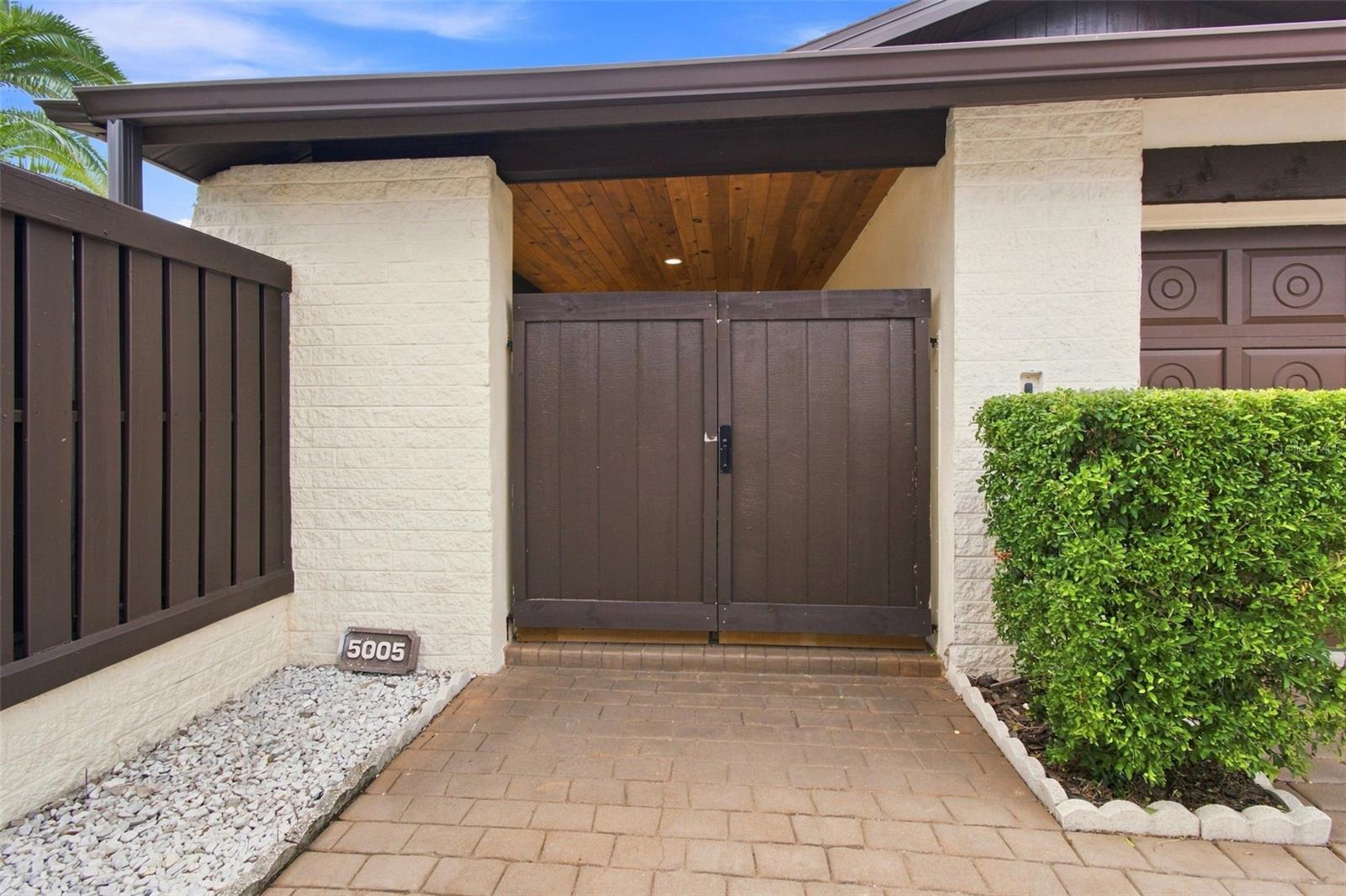 5005 PALOMA DR