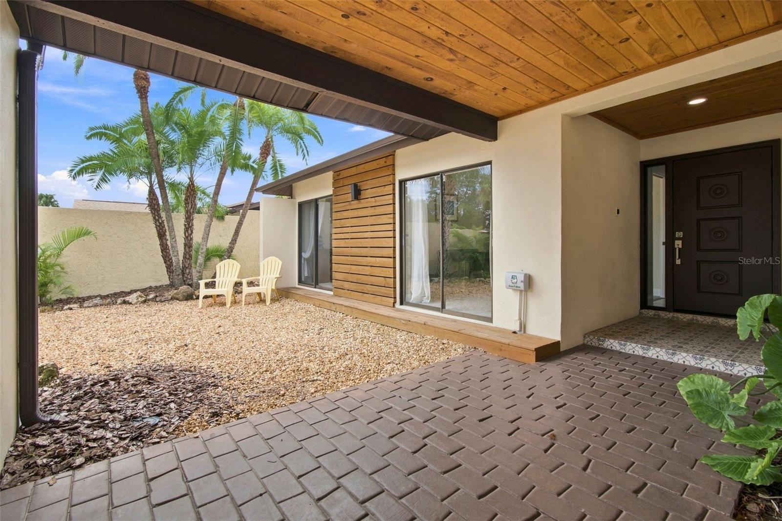 5005 PALOMA DR