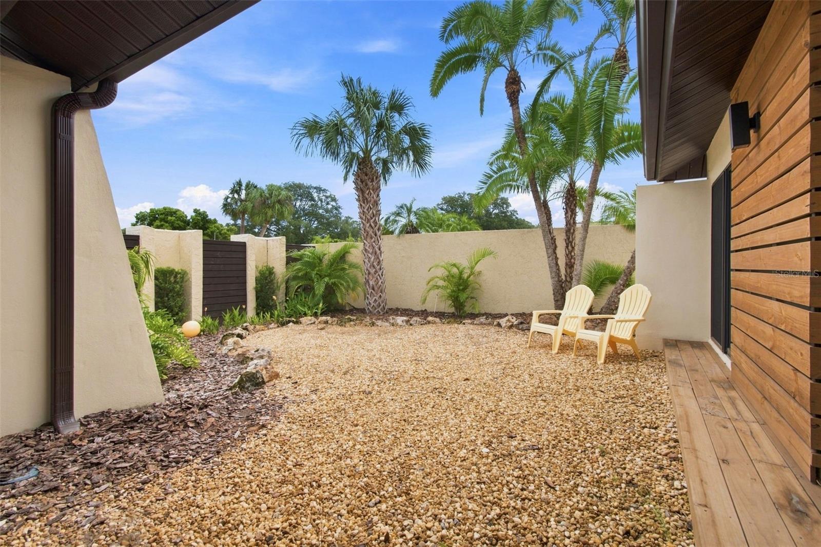 5005 PALOMA DR