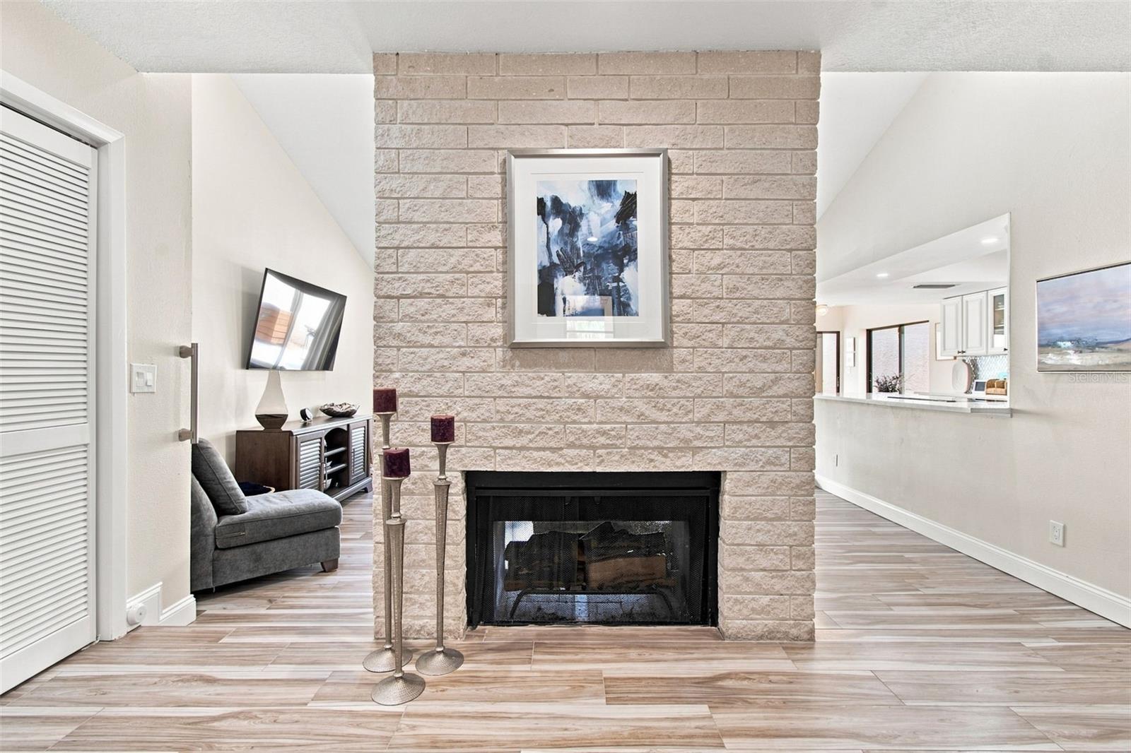 5005 PALOMA DR