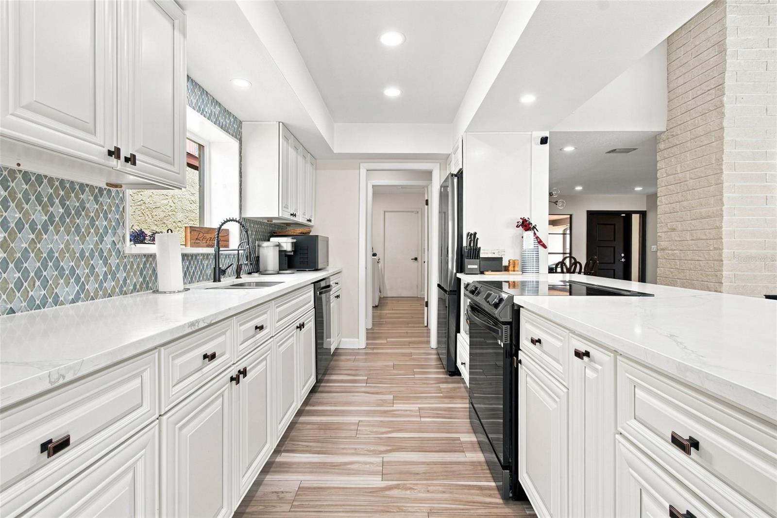 5005 PALOMA DR