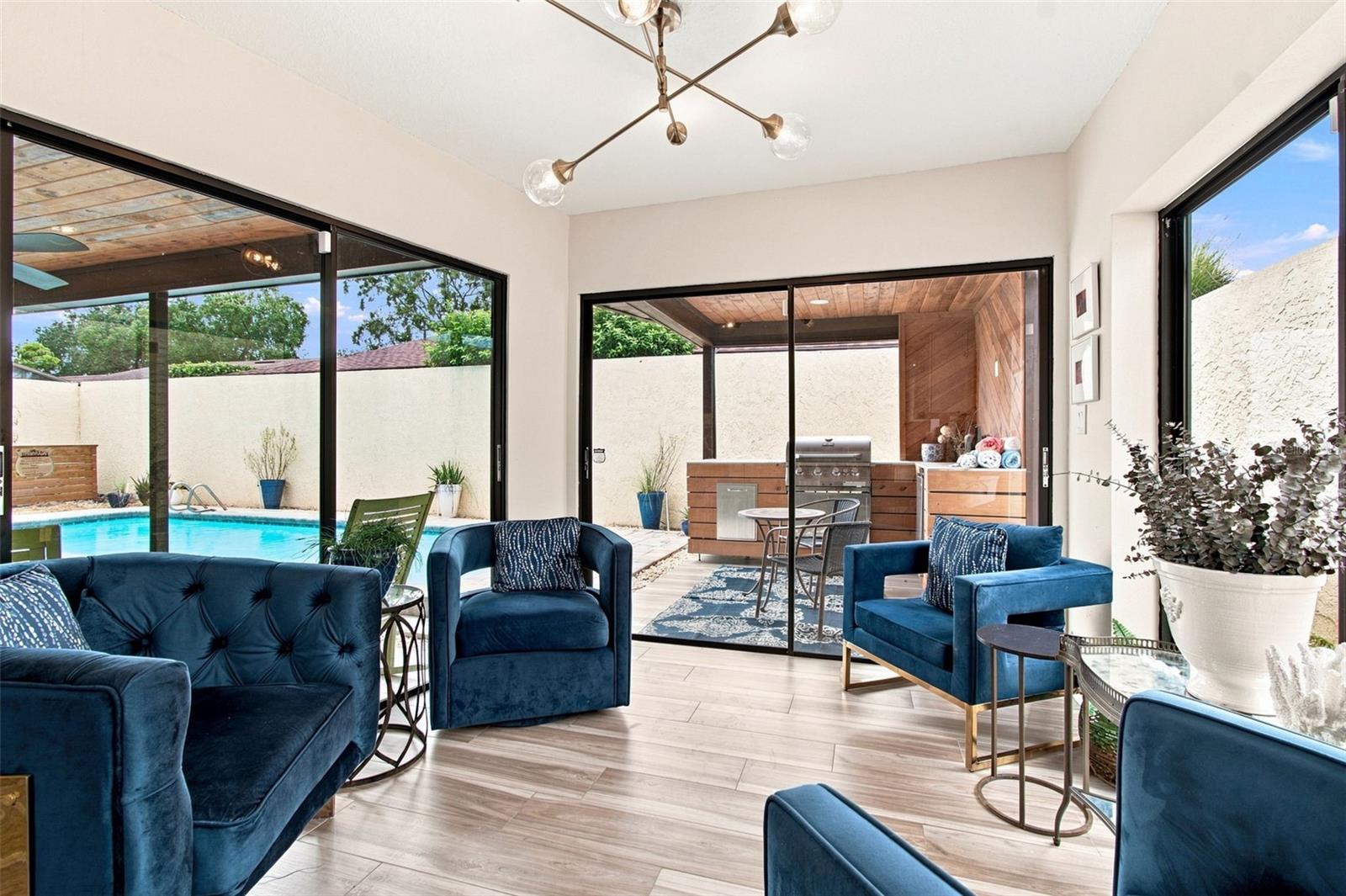 5005 PALOMA DR