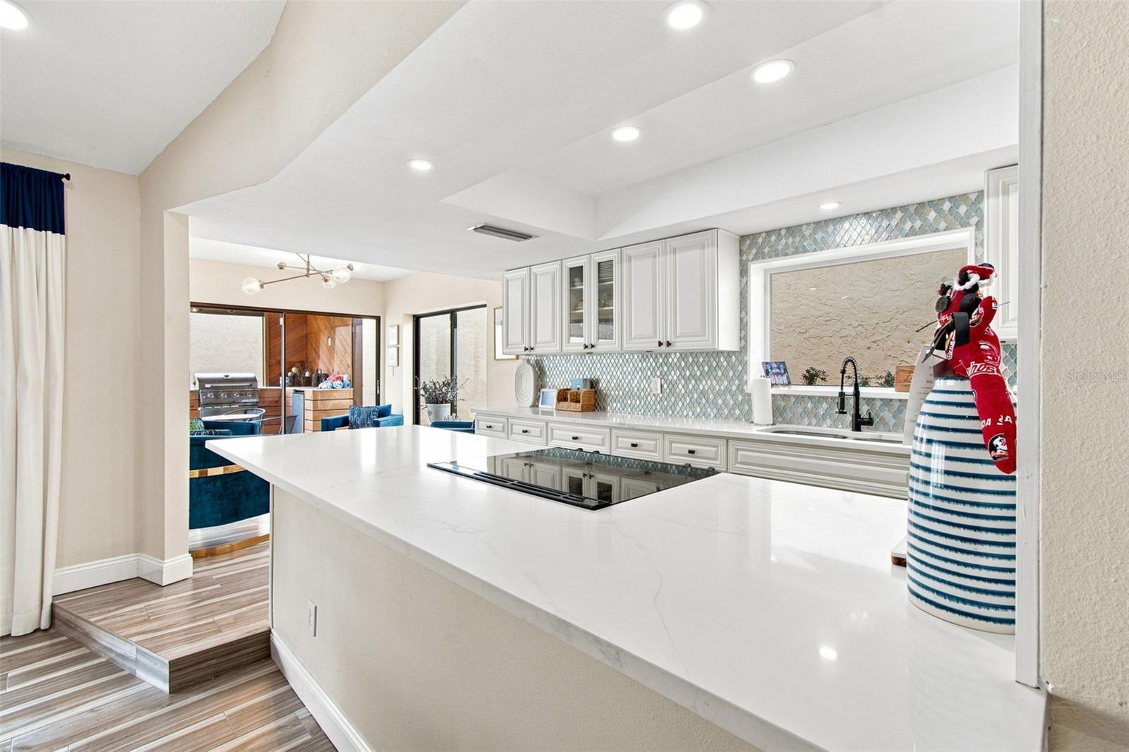 5005 PALOMA DR