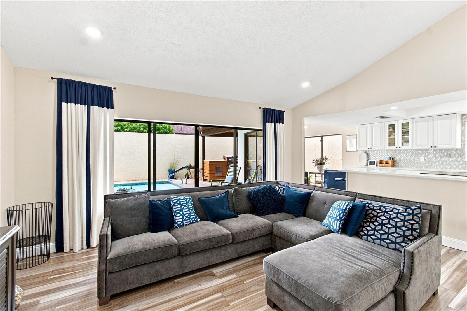 5005 PALOMA DR
