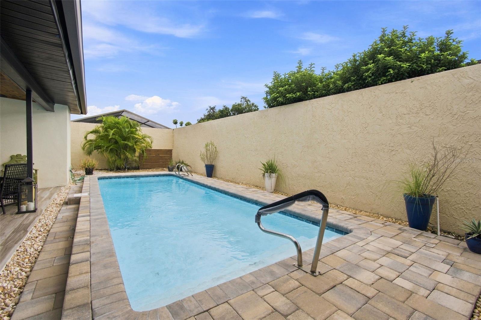 5005 PALOMA DR