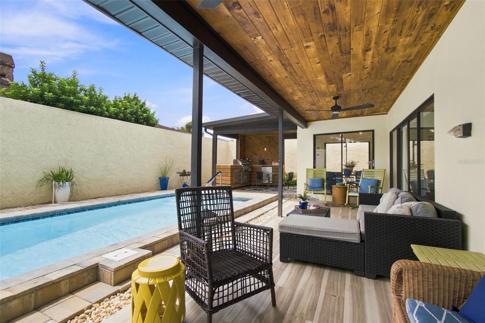 5005 PALOMA DR