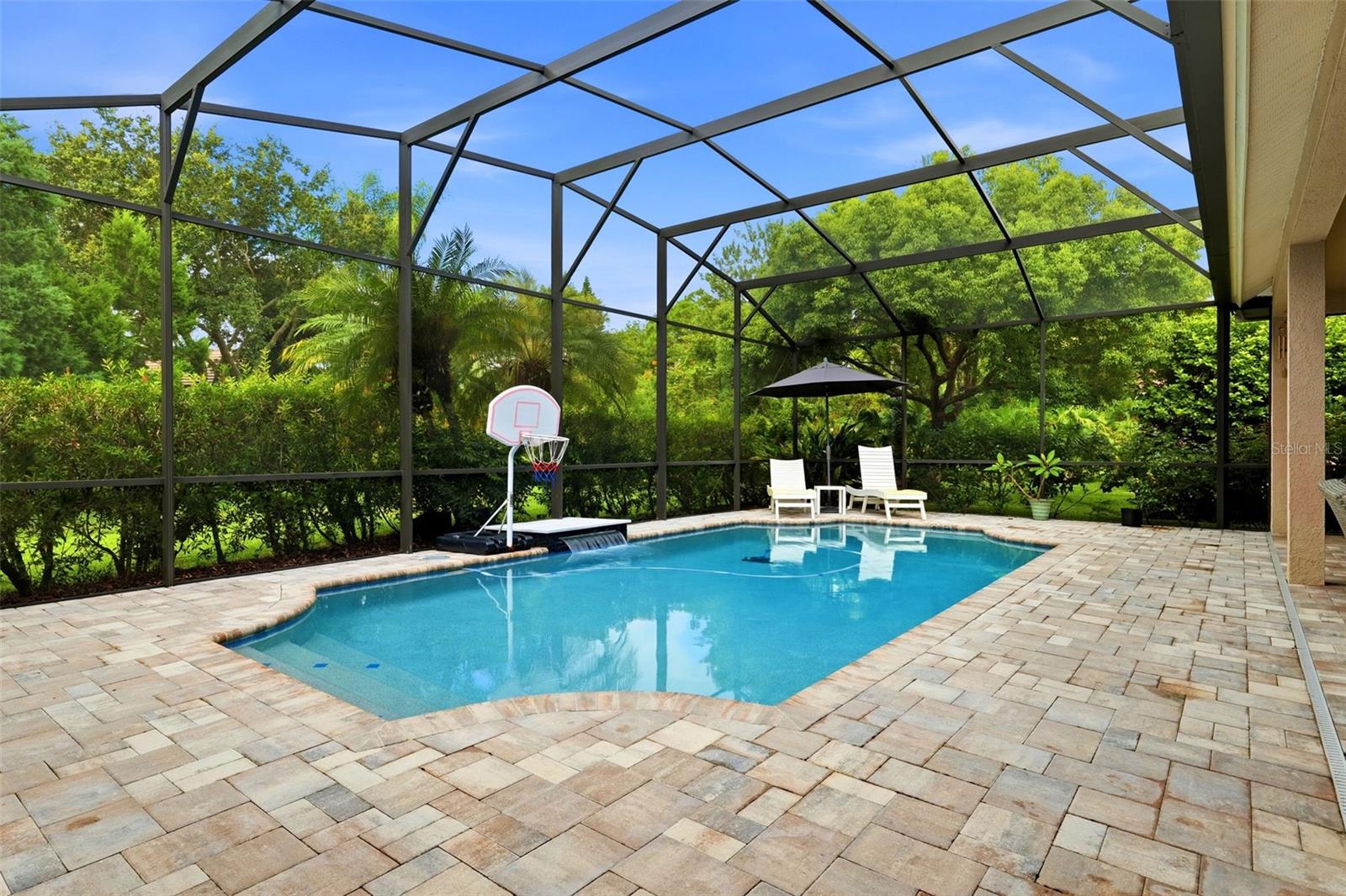 12012 BREWSTER DR