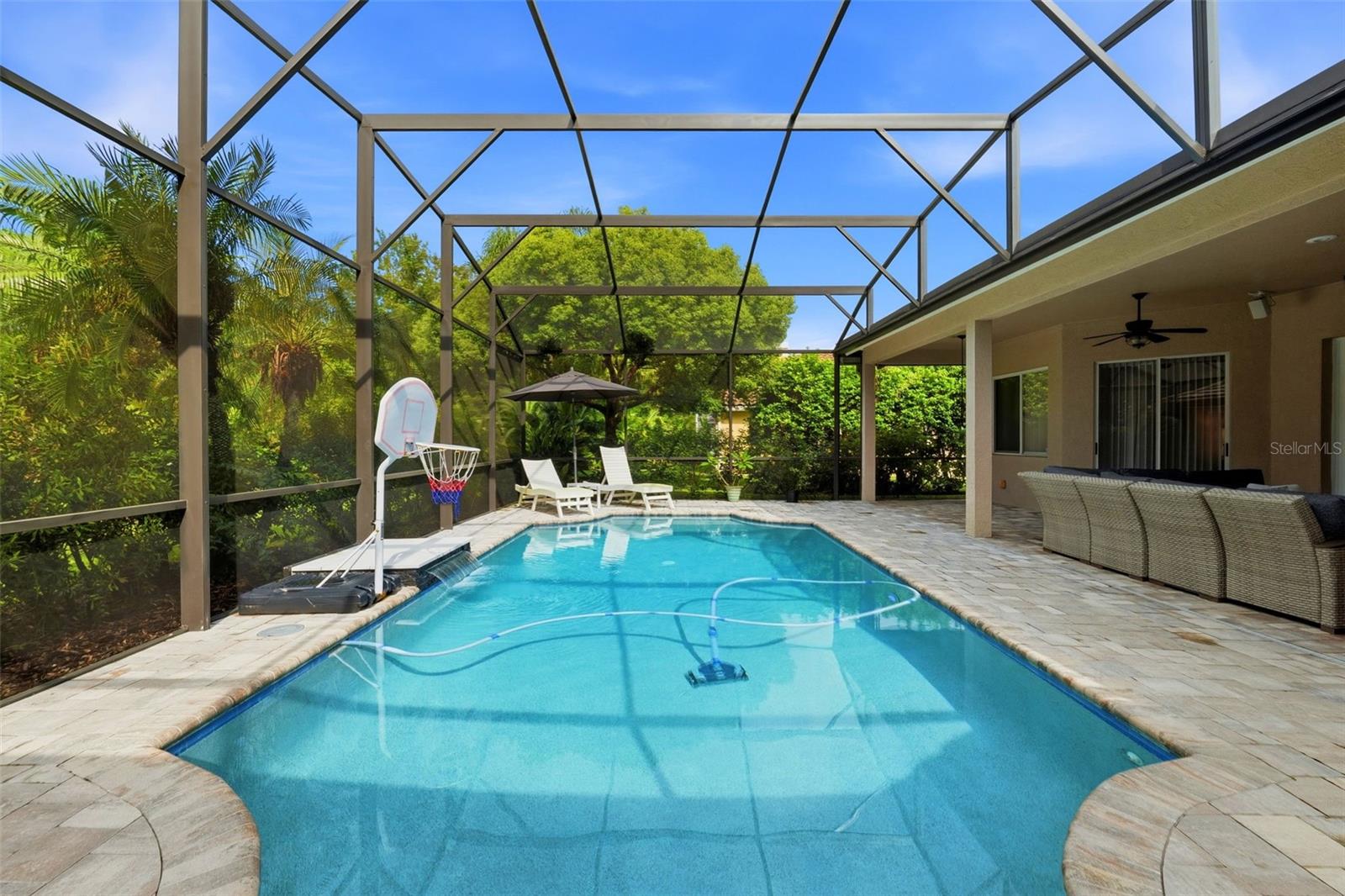 12012 BREWSTER DR