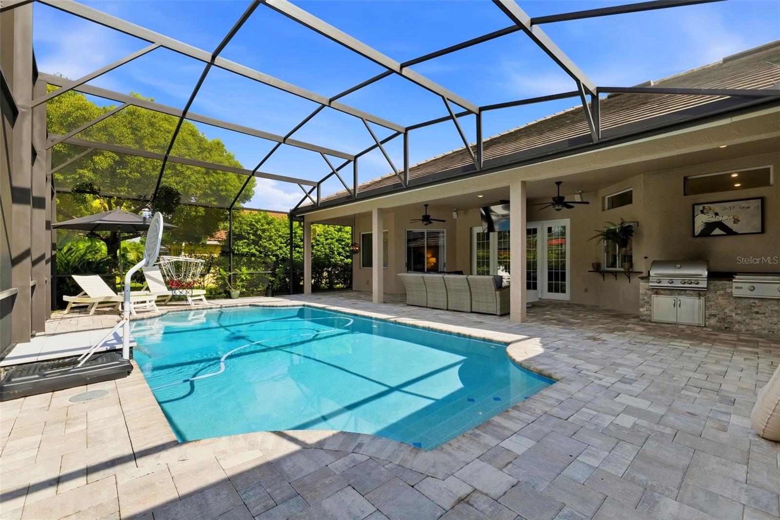 12012 BREWSTER DR