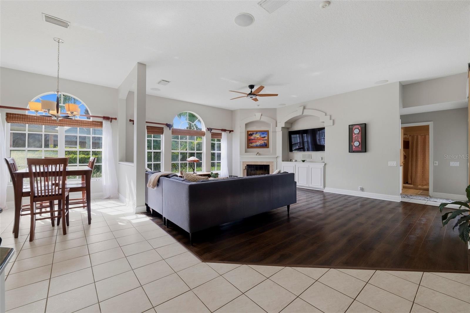 12012 BREWSTER DR