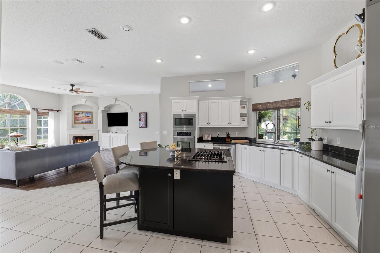 12012 BREWSTER DR