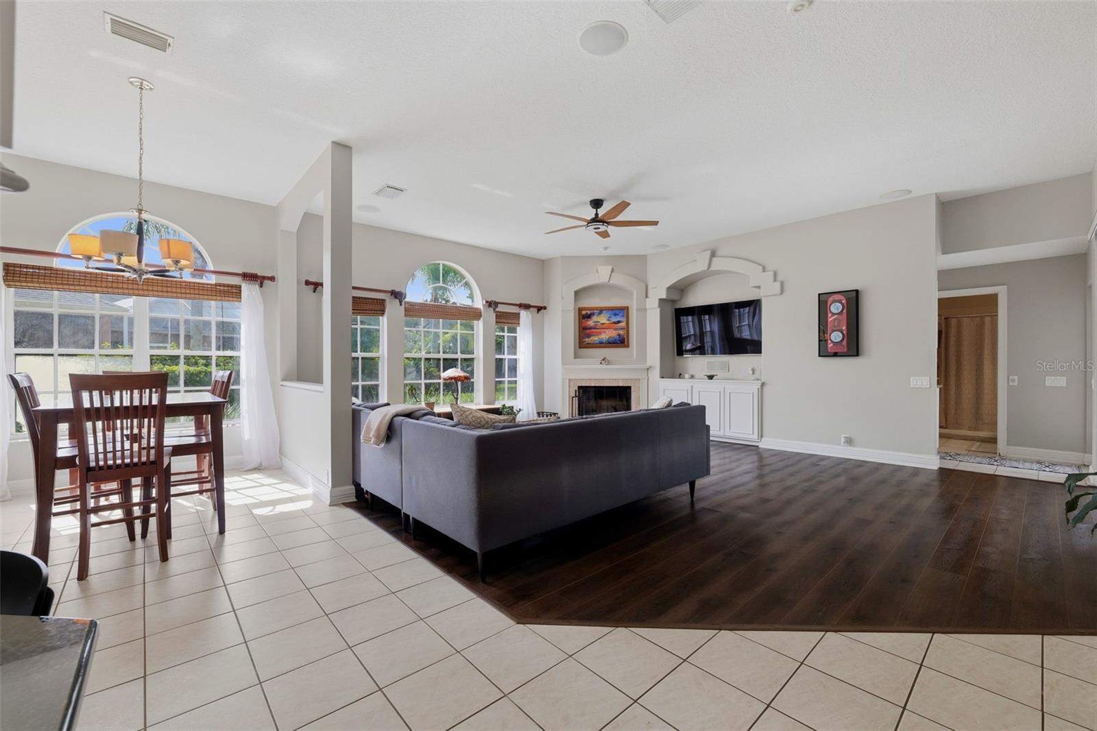 12012 BREWSTER DR