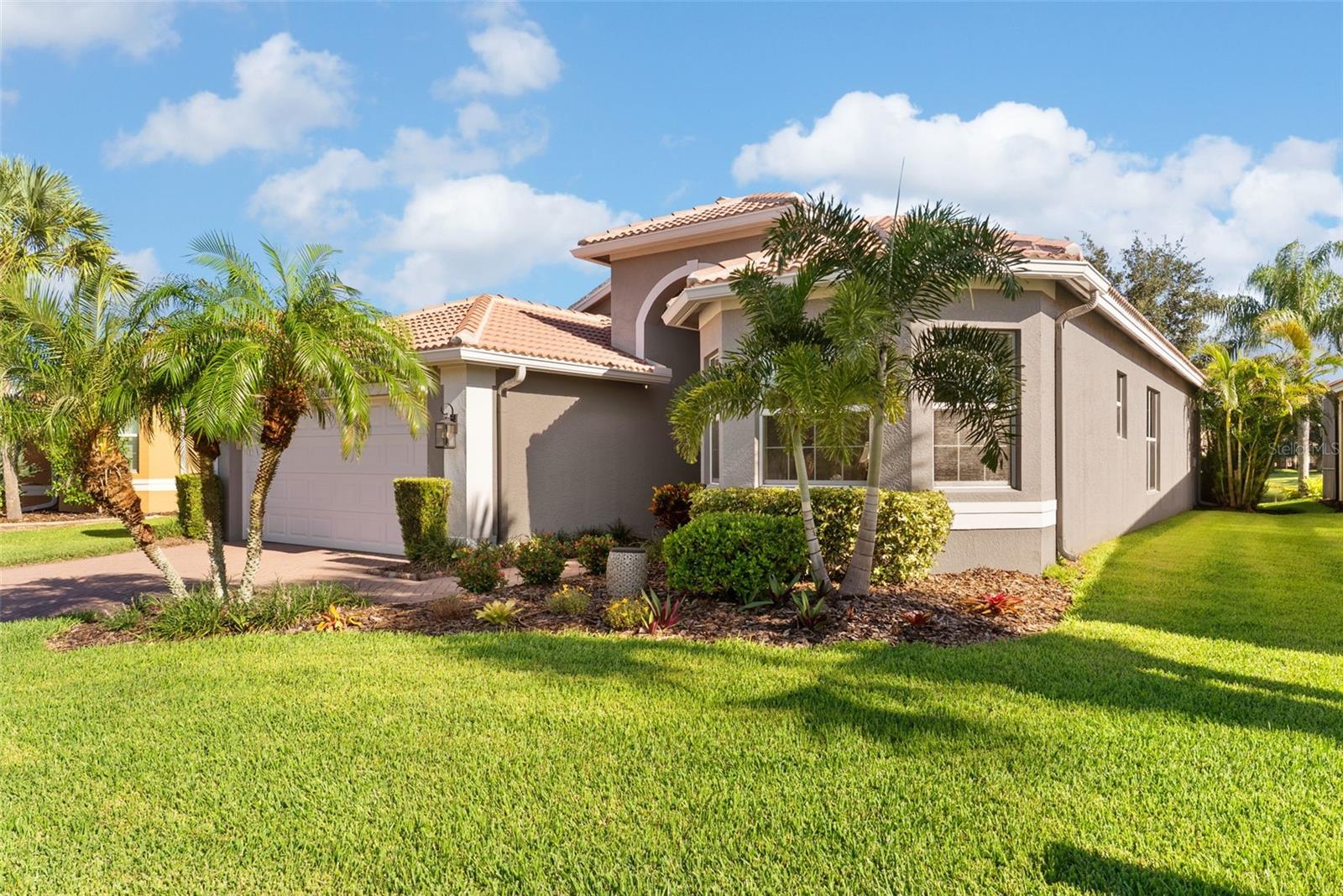 16019 GOLDEN LAKES DR