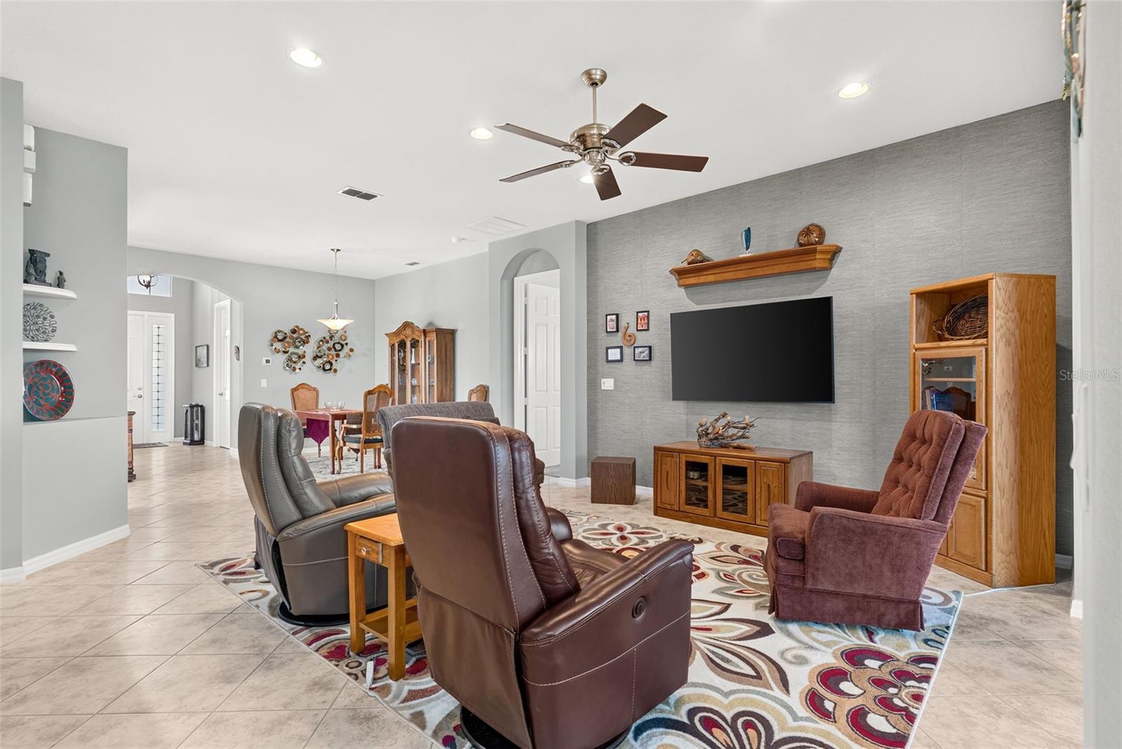 16019 GOLDEN LAKES DR