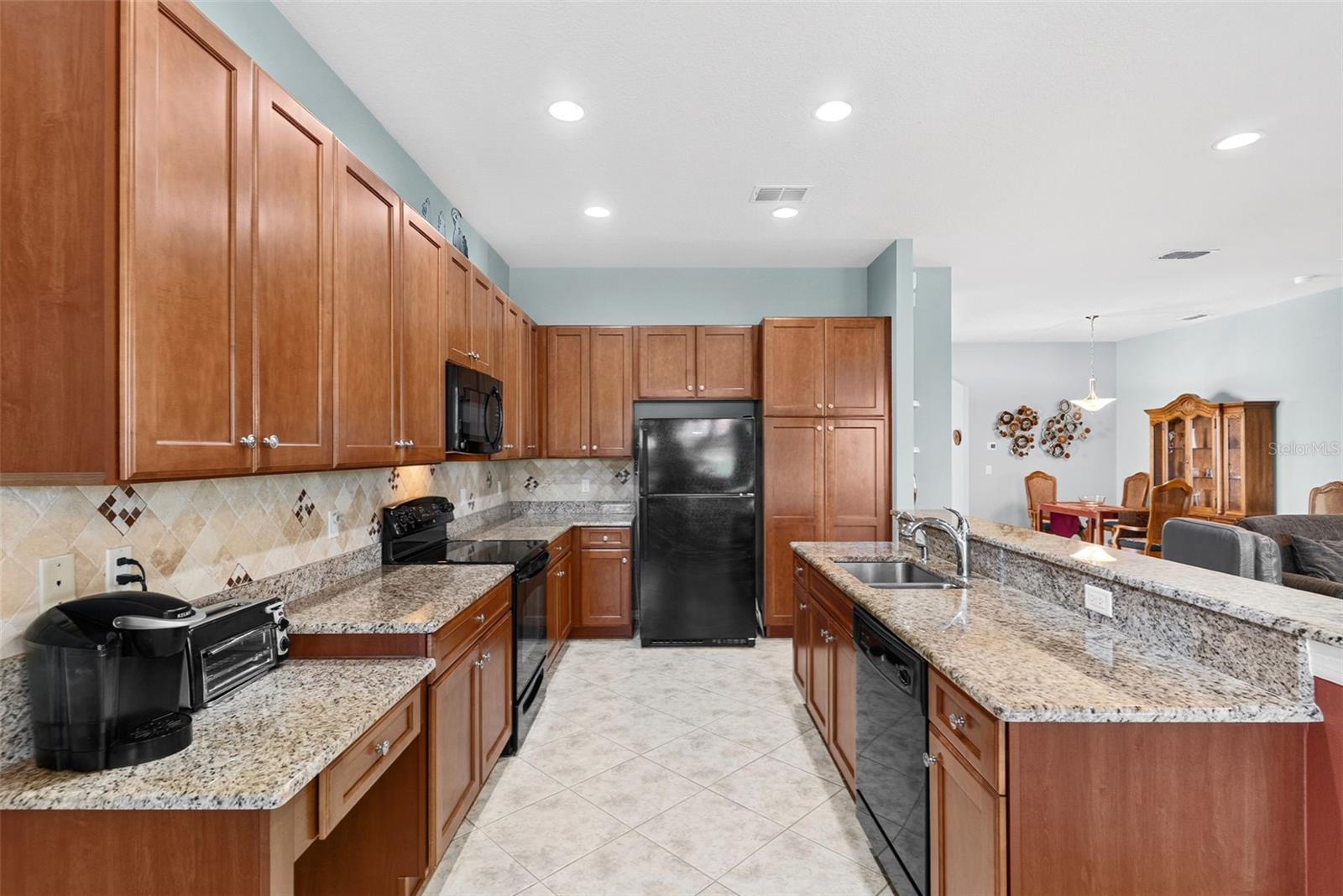 16019 GOLDEN LAKES DR