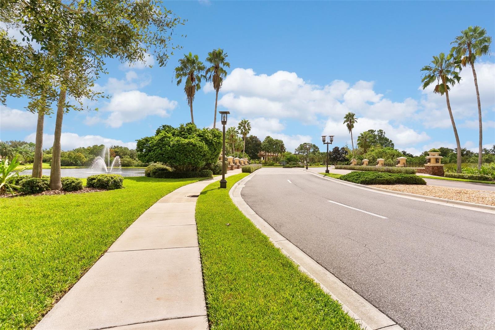 16019 GOLDEN LAKES DR