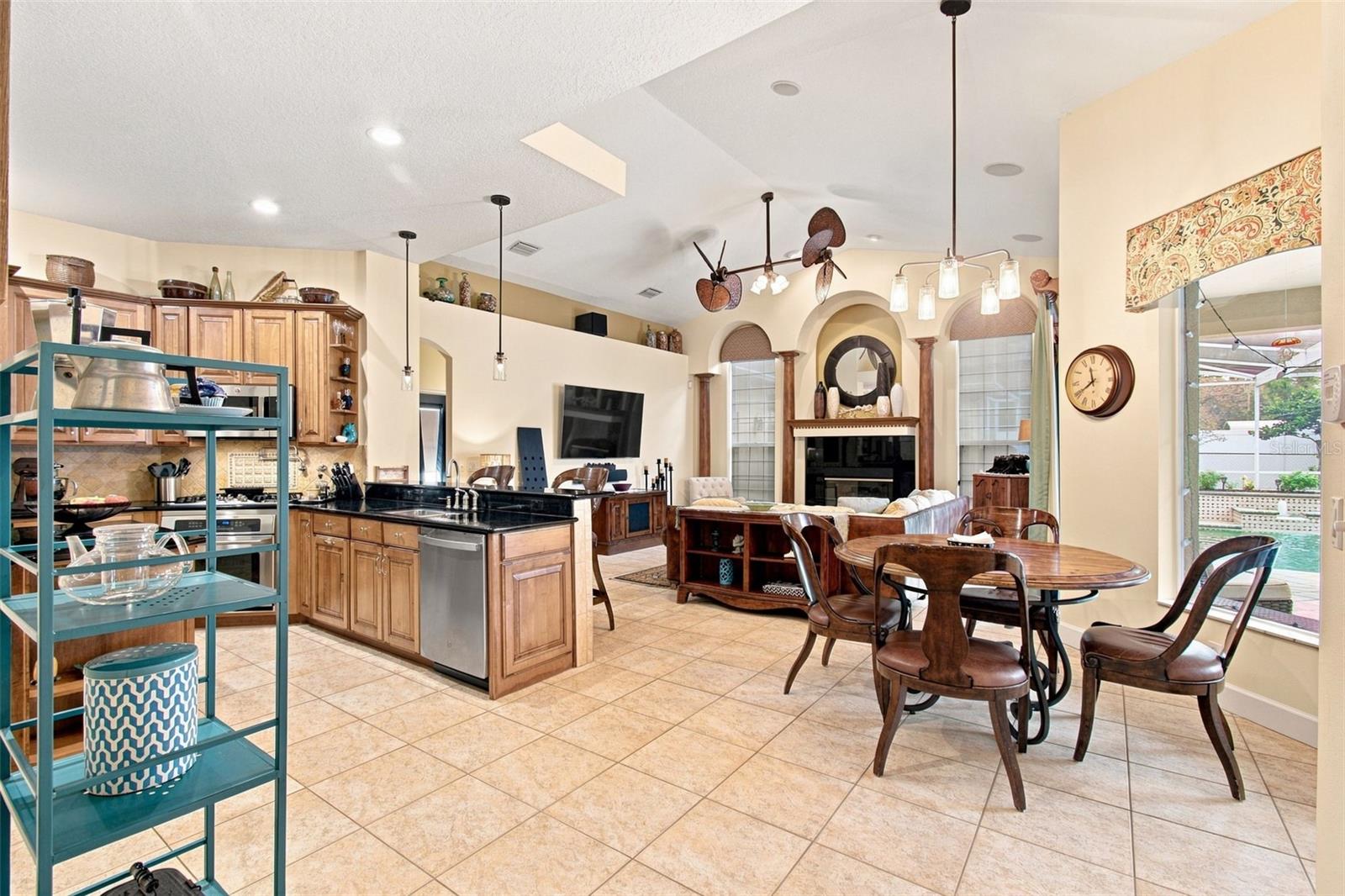 2931 HILLSIDE RAMBLE DR