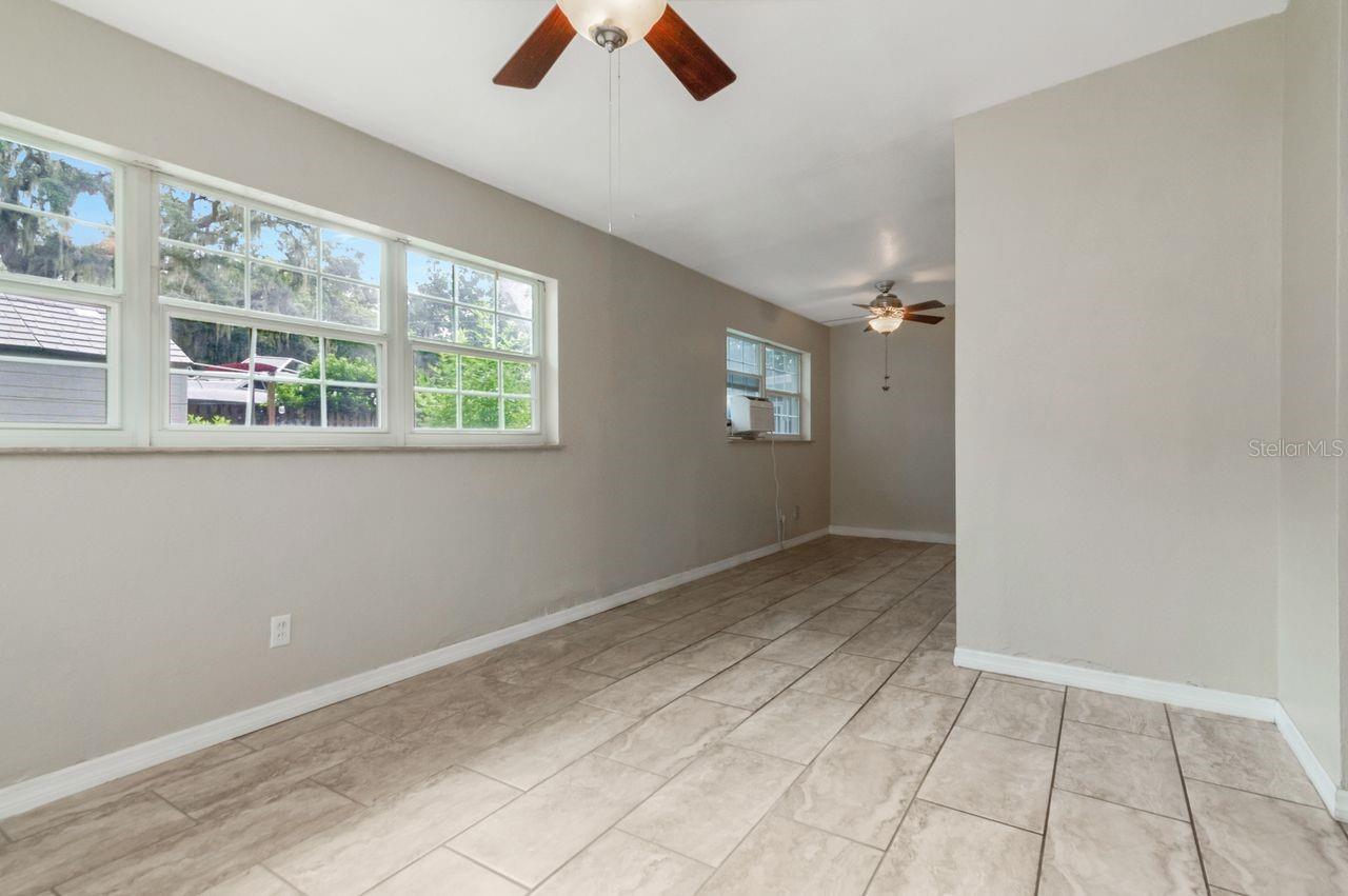 416 BROXBURN AVE