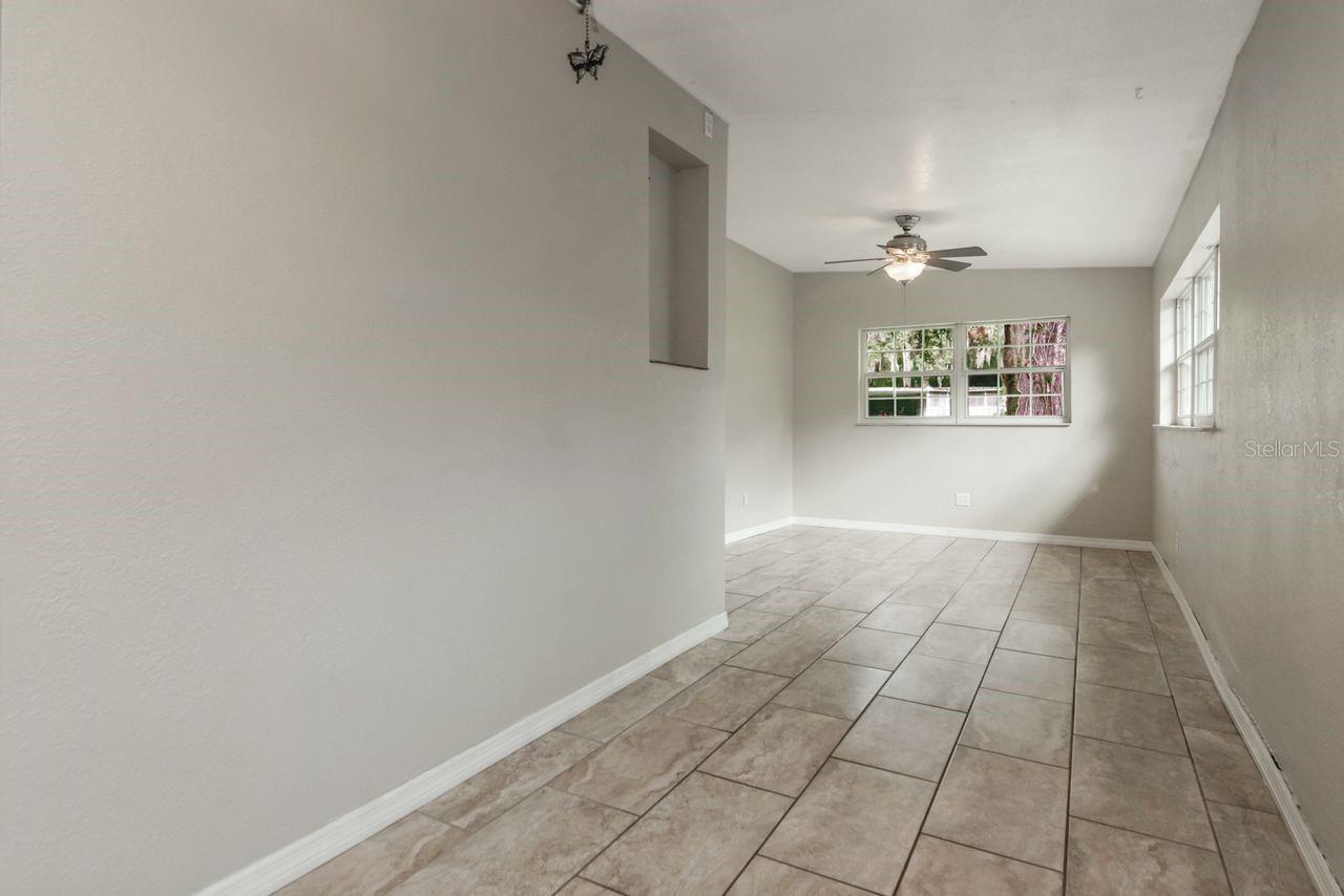 416 BROXBURN AVE