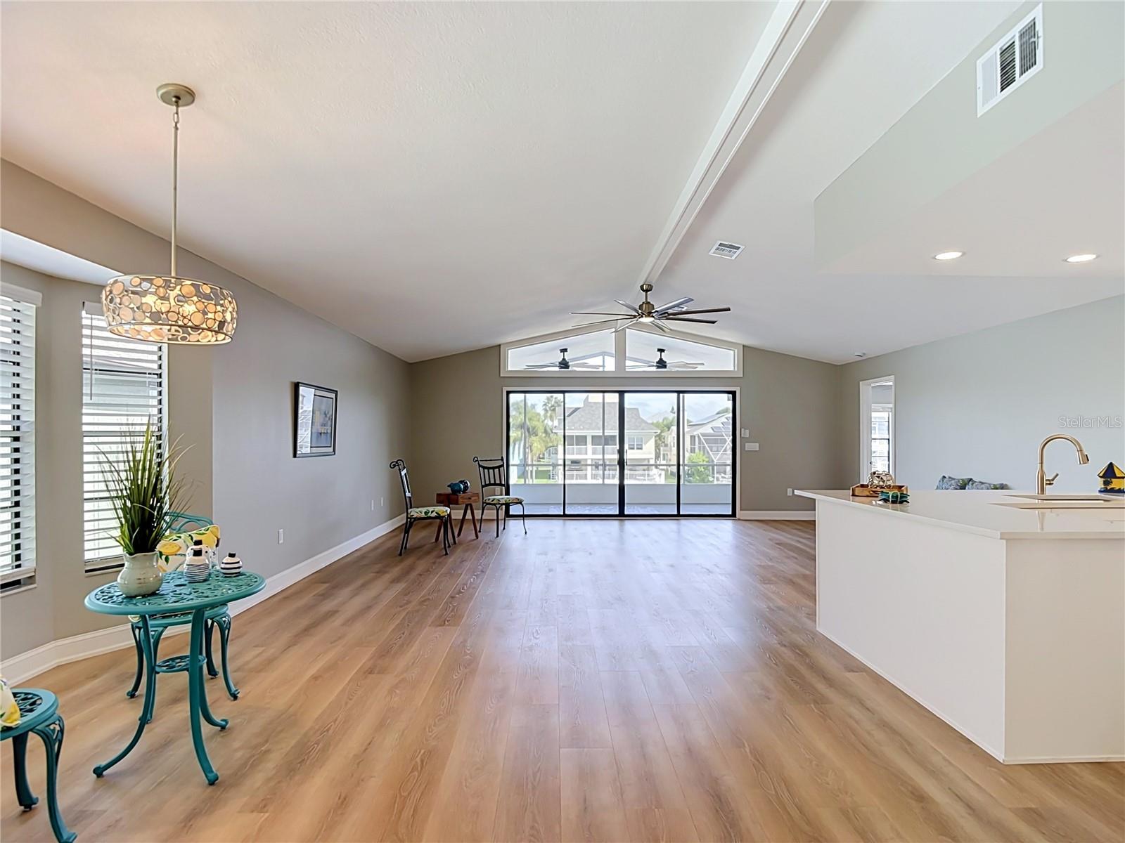 5925 SEASIDE DR